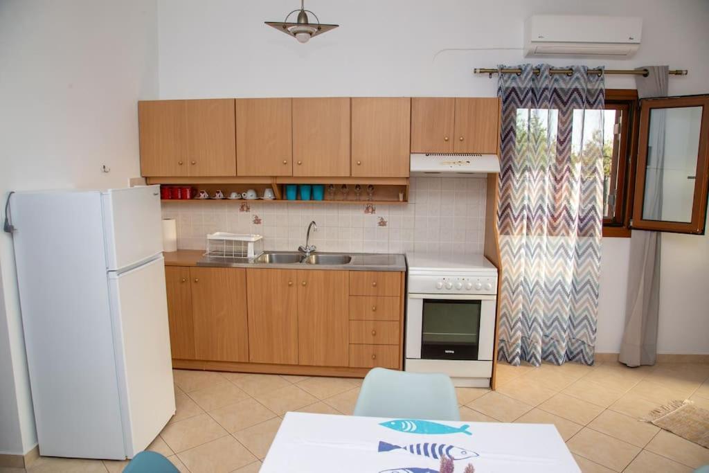 Εξοχη Και Θαλασσα Apartman Makríjalosz Kültér fotó